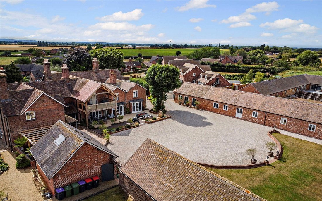 House in Kynnersley, England 4 - 16022035