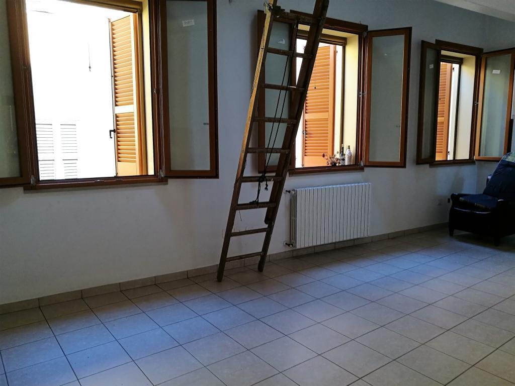 House in Historic Center, Pesaro, Marche 2 - 14576647