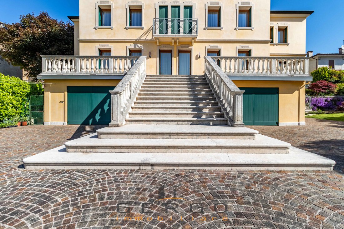 Villa in Quero, Veneto, Italy 4 - 15668629