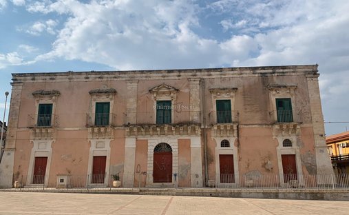 House in Center, Ispica, Sicily 1