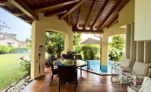 Villa en Cordenons, Friuli-Venecia Julia, Italia 1