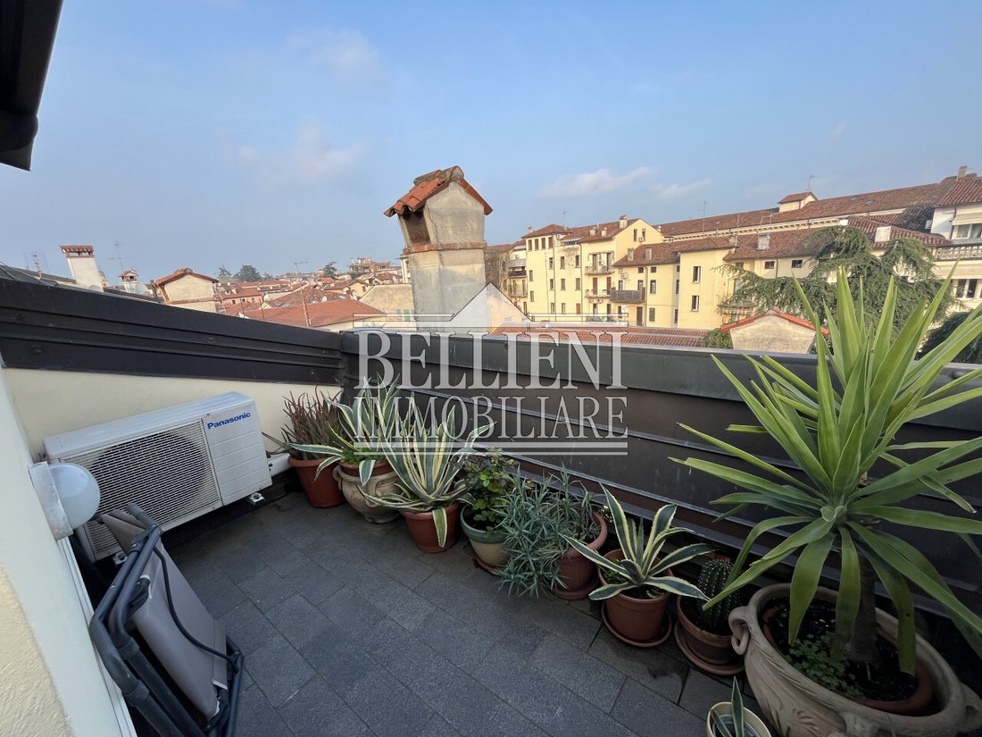 Apartment in Center, Vicenza, Veneto 3 - 14278248