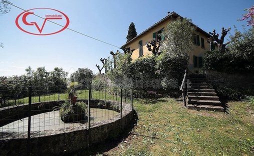 Villa in Stadium - Piazza della Repubblica, Montevarchi, Italy 1