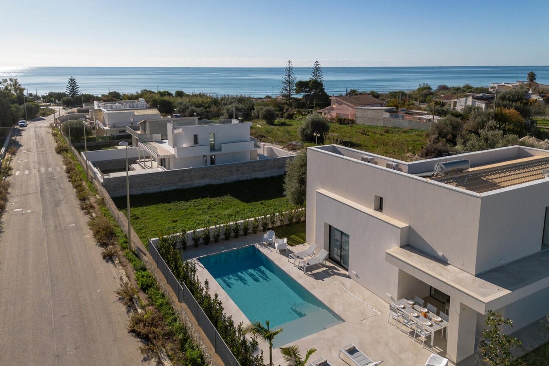 Villa in Pozzallo, Sicily, Italy 2 - 14713614