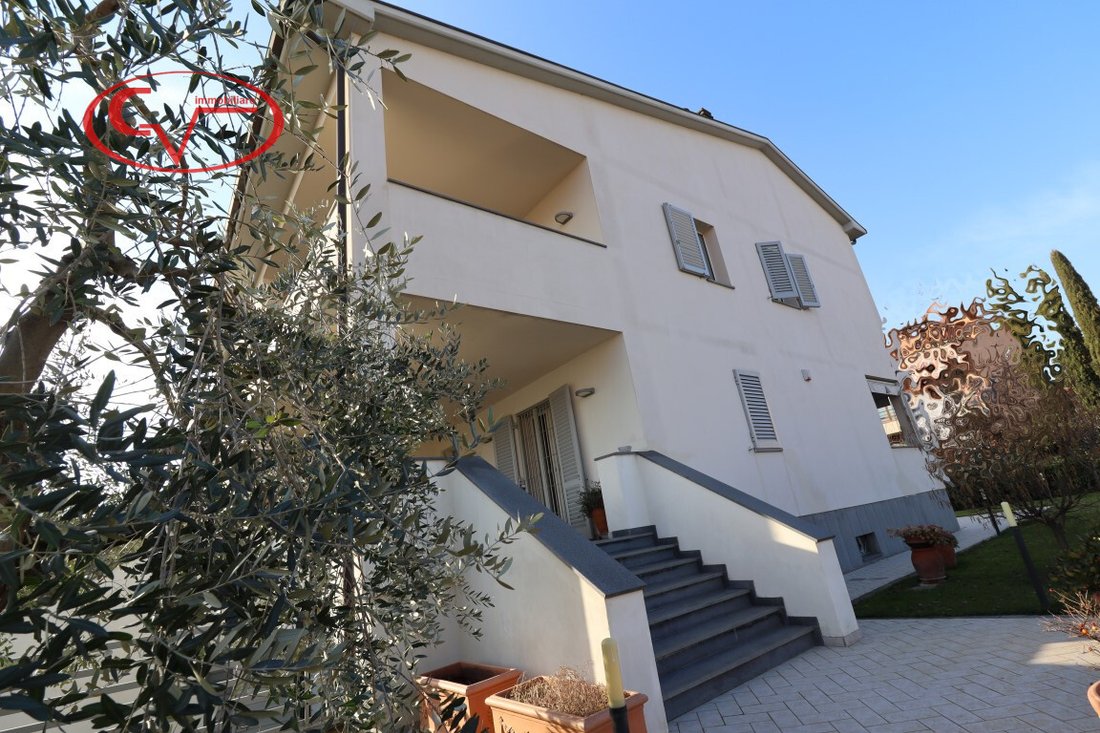 Villa in Vespucci-Marconi, Montevarchi, Italy 2 - 15209226