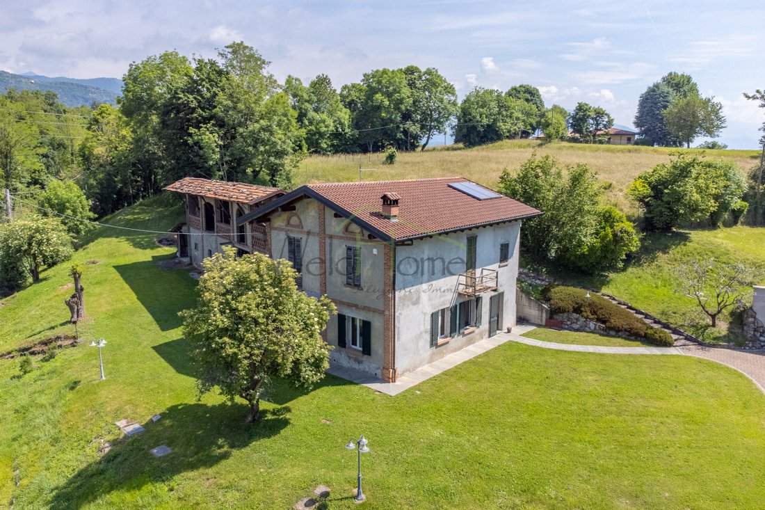 Villa in Albavilla, Lombardy, Italy 1 - 15762459