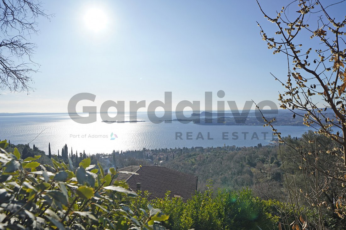 Villa in Gardone Riviera, Lombardy, Italy 1 - 15157310