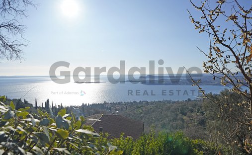 Villa in Gardone Riviera, Lombardy, Italy 1