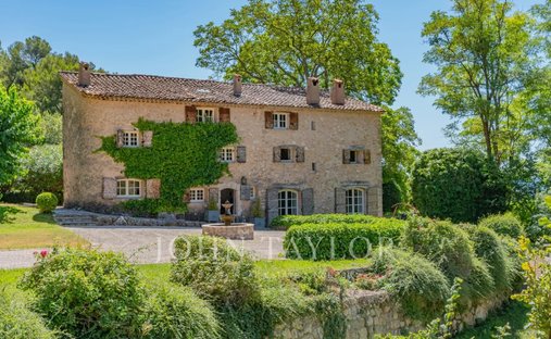 A 17th-Century Provençal Dream: Where Time Stands Still Above the Hills