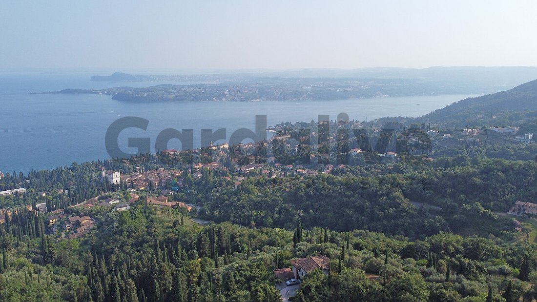Land in Gardone Riviera, Lombardy, Italy 1 - 15896851