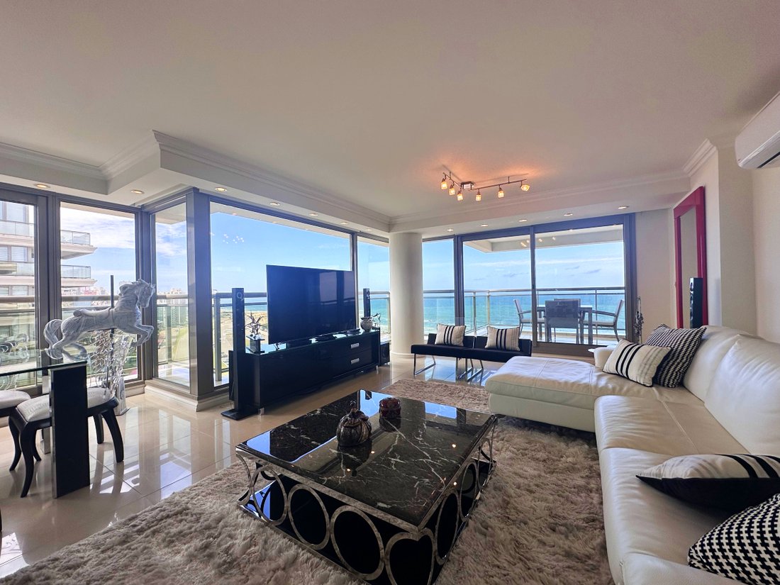 Apartment in Punta del Este, Maldonado Department, Uruguay 1 - 16021896