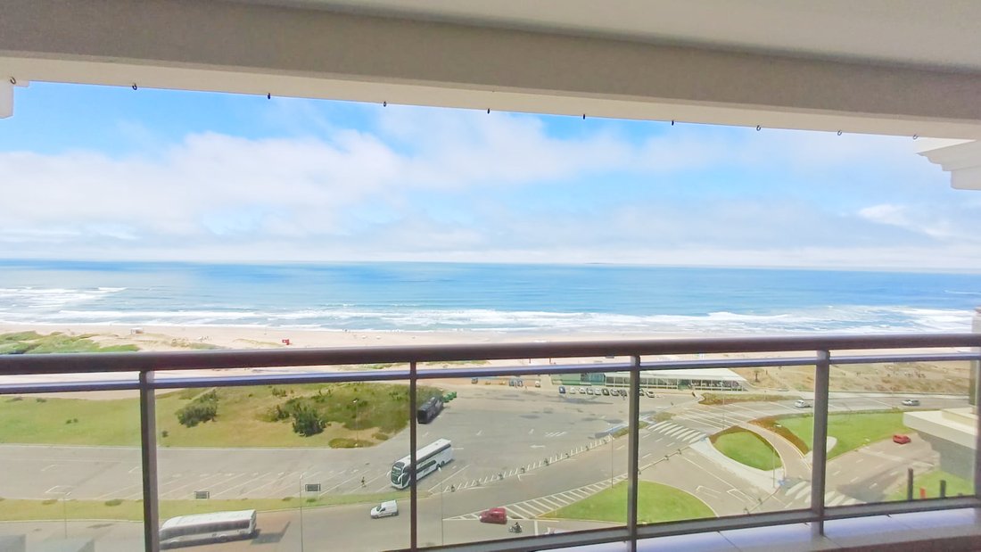Apartment in Punta del Este, Maldonado Department, Uruguay 1 - 16022633
