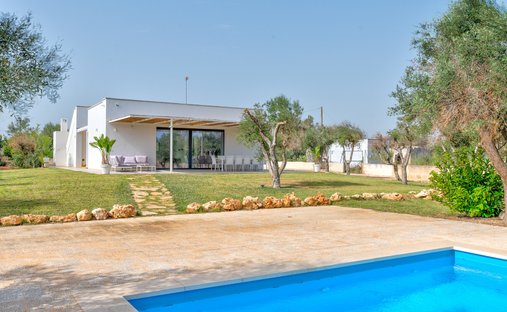 Villa in San Vito dei Normanni, Apulia, Italy 1