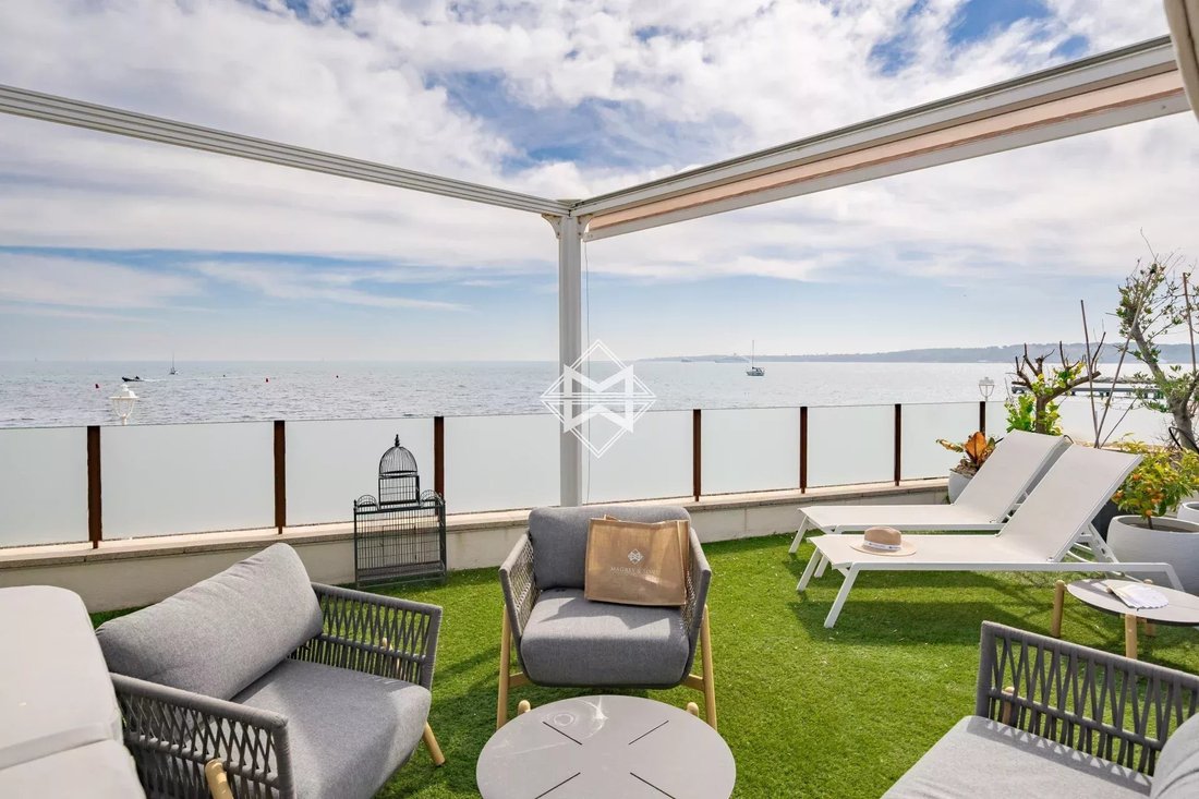 Villa in Cannes, Provence-Alpes-Côte d'Azur, France 3 - 10535920
