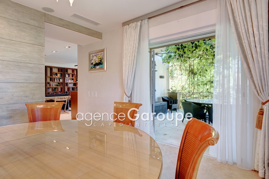 Villa in Antibes, Provence-Alpes-Côte d'Azur, France 5 - 15962351