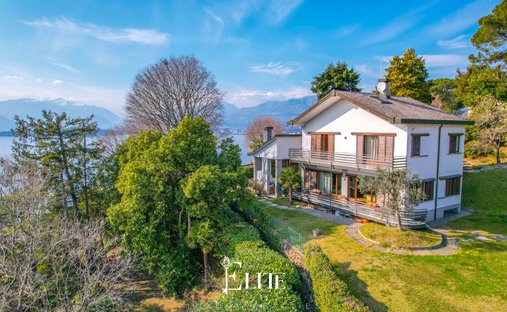 Villa in Laveno-Mombello, Lombardy, Italy 1