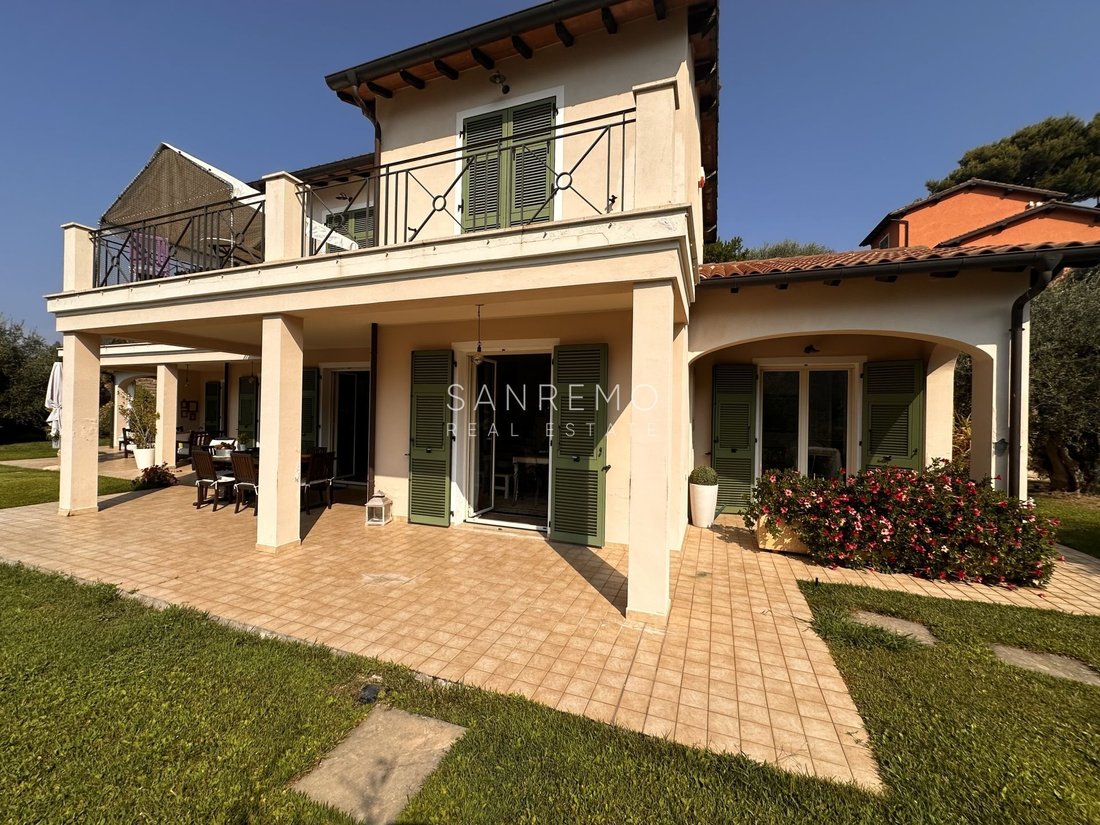 Villa in Vallebona, Liguria, Italy 4 - 16026343