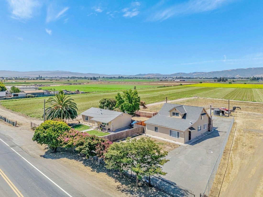 House in Gilroy, California, United States 1 - 16026284