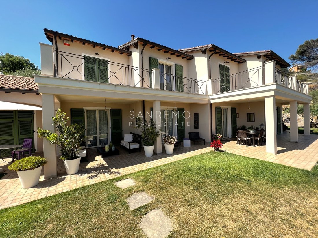 Villa in Vallebona, Liguria, Italy 1 - 16026343