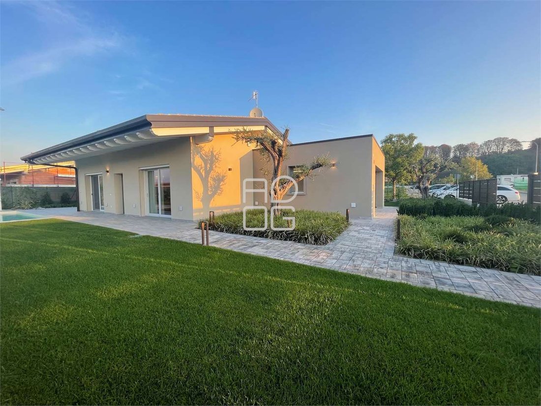 Villa in Soiano del Lago, Lombardy, Italy 1 - 16028350