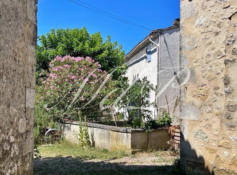 House in Bonneville-et-Saint-Avit-de-Fumadieres, Nouvelle-Aquitaine, France 1 - 16028375