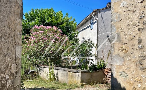 Landhaus in Bonneville-et-Saint-Avit-de-Fumadières, Neu-Aquitanien, Frankreich 1