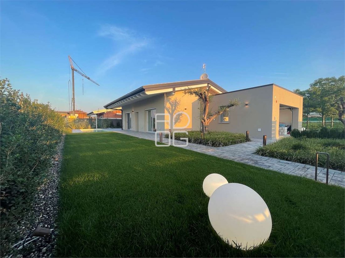 Villa in Pozzolengo, Lombardy, Italy 2 - 16028340