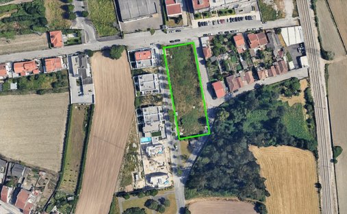 Land in Aguas Santas, Porto District, Portugal 1