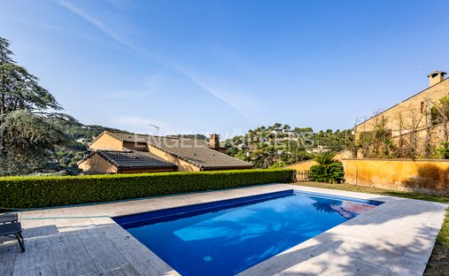 House in Torrelles de Llobregat, Catalonia, Spain 1