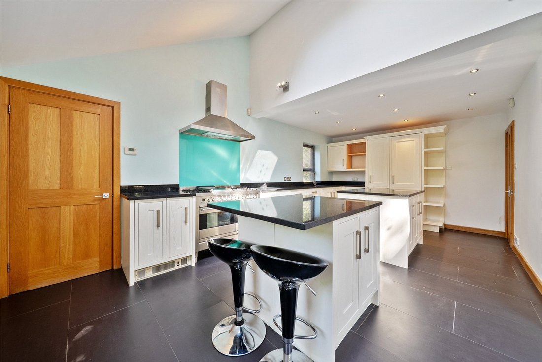 House in Horsforth Woodside, Leeds, England 4 - 16028264