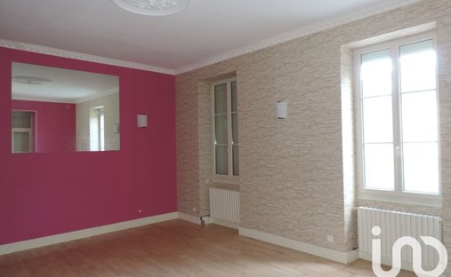 Castle for Sale in Luzech, Occitanie, France