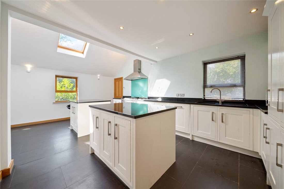 House in Horsforth Woodside, Leeds, England 3 - 16028264