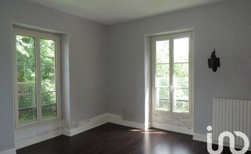 Castle for Sale in Luzech, Occitanie, France