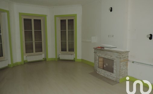 Castle for Sale in Luzech, Occitanie, France