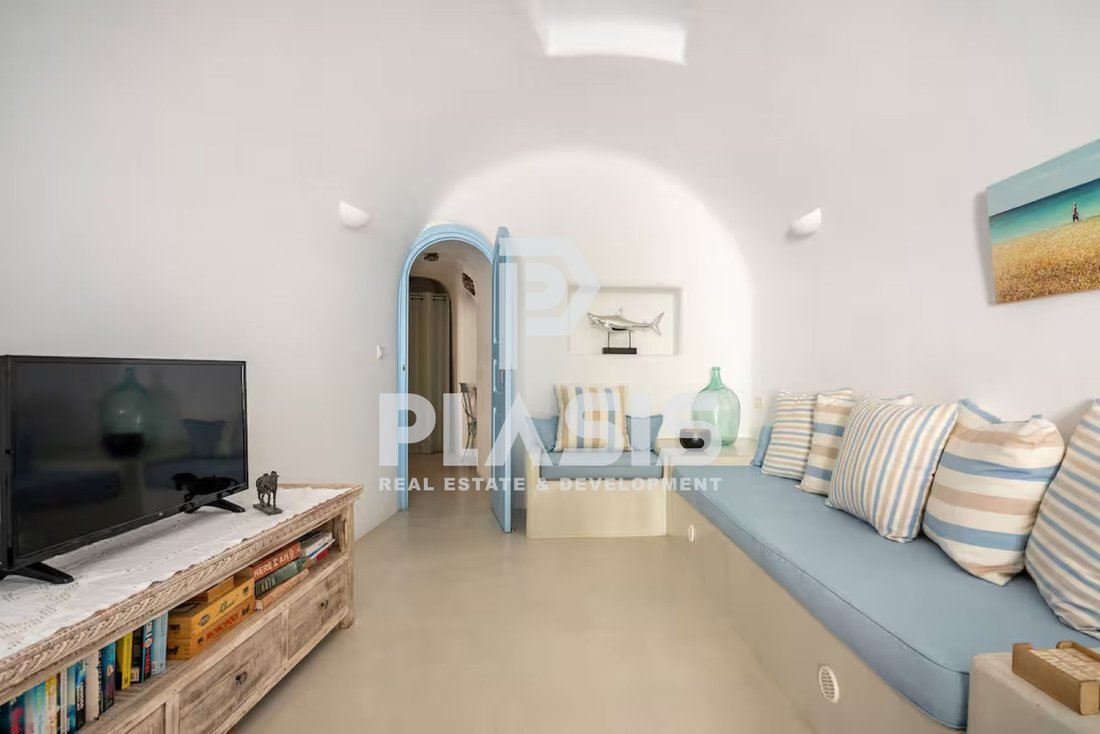 House in Thira, Aegean, Greece 2 - 16027433