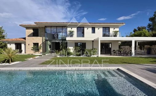House in Nord, Roquefort-les-Pins, France 1