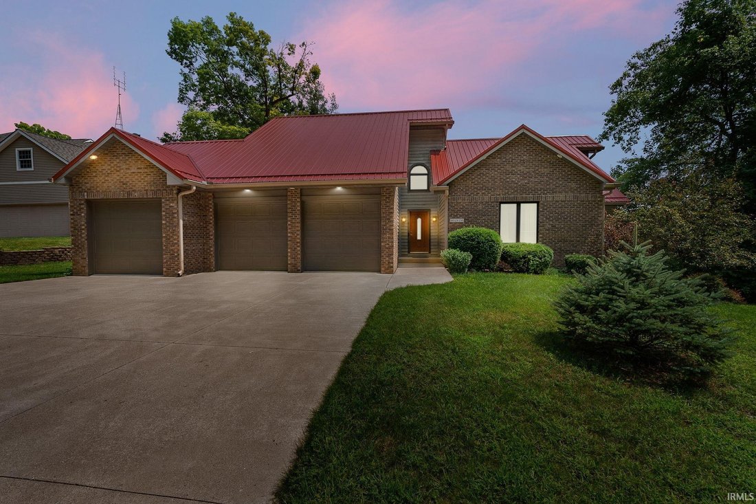House in Angola, Indiana, United States 1 - 16028610