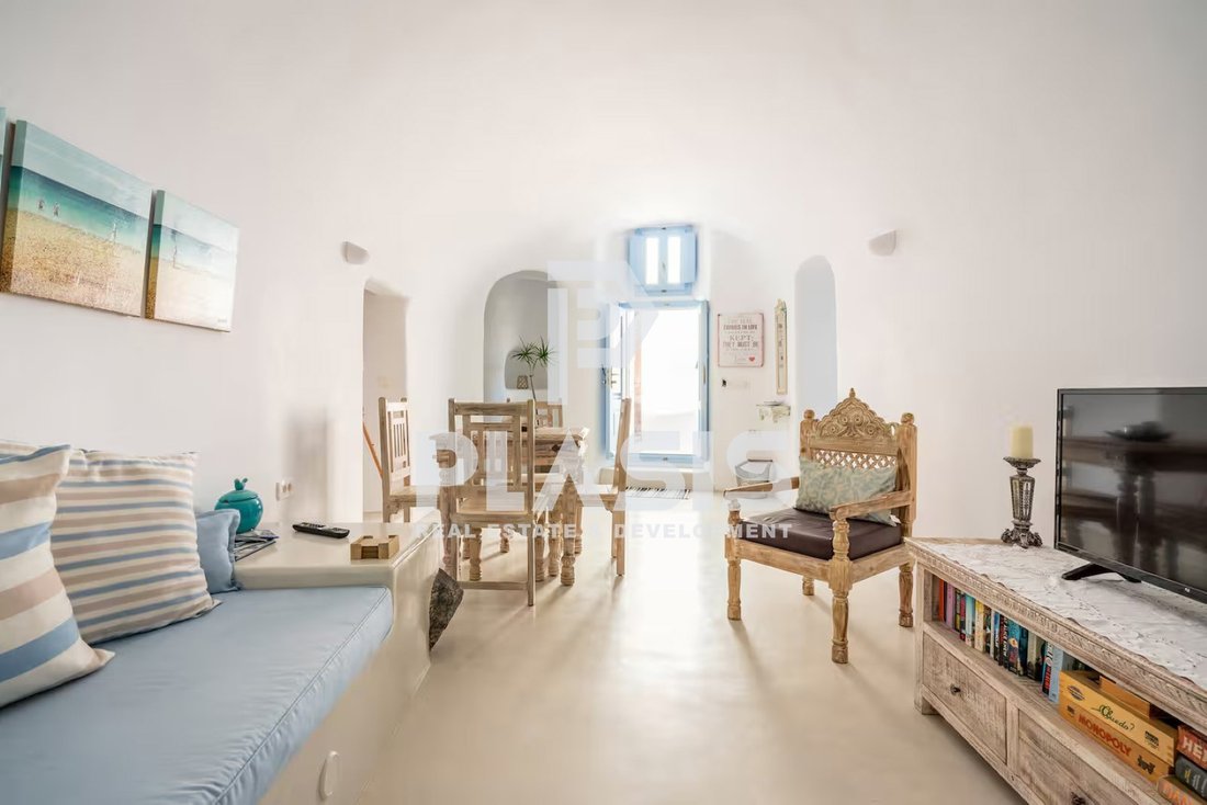 House in Thira, Aegean, Greece 5 - 16027433