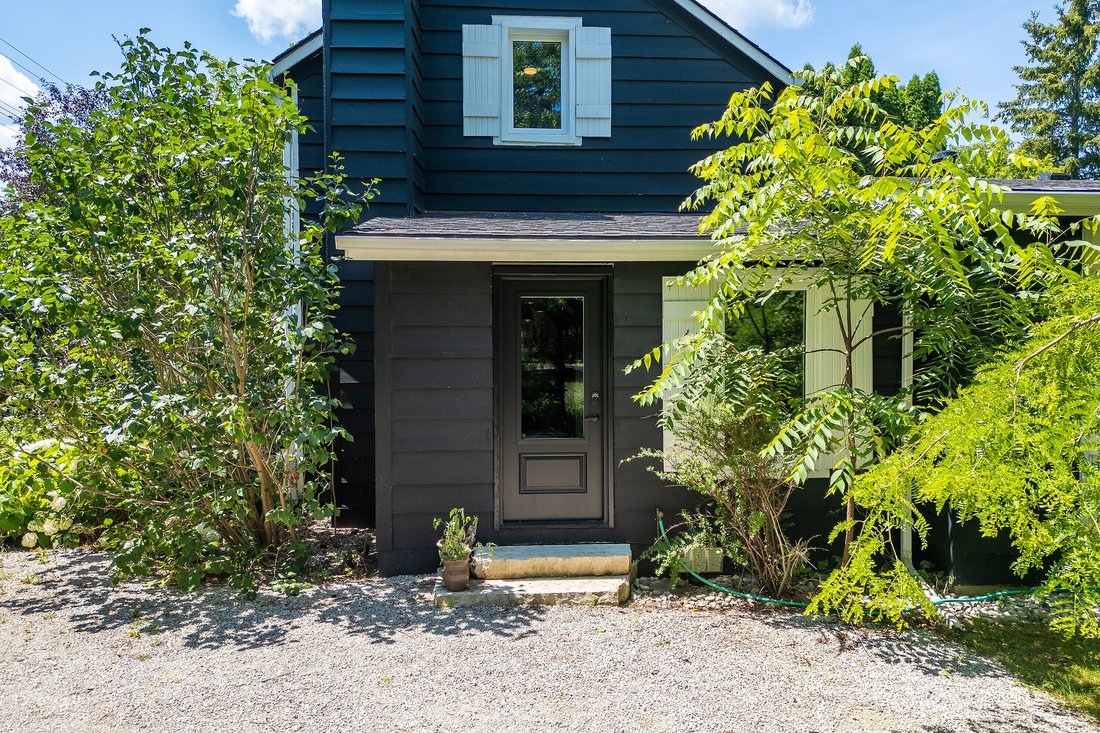 House in Clarksburg, Ontario, Canada 4 - 16029481