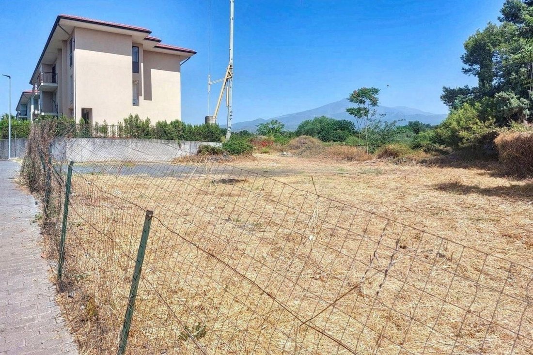 Land in San Giovanni La Punta, Sicily, Italy 4 - 16029263