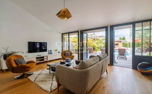 House in Bruges, Nouvelle-Aquitaine, France 1