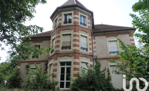 Castle for Sale in Luzech, Occitanie, France