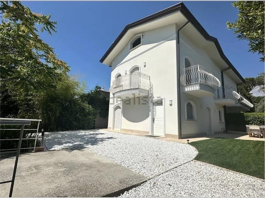 House in Center, Forte dei Marmi, Tuscany 3 - 16027827