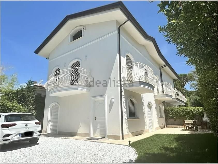 House in Center, Forte dei Marmi, Tuscany 1 - 16027827