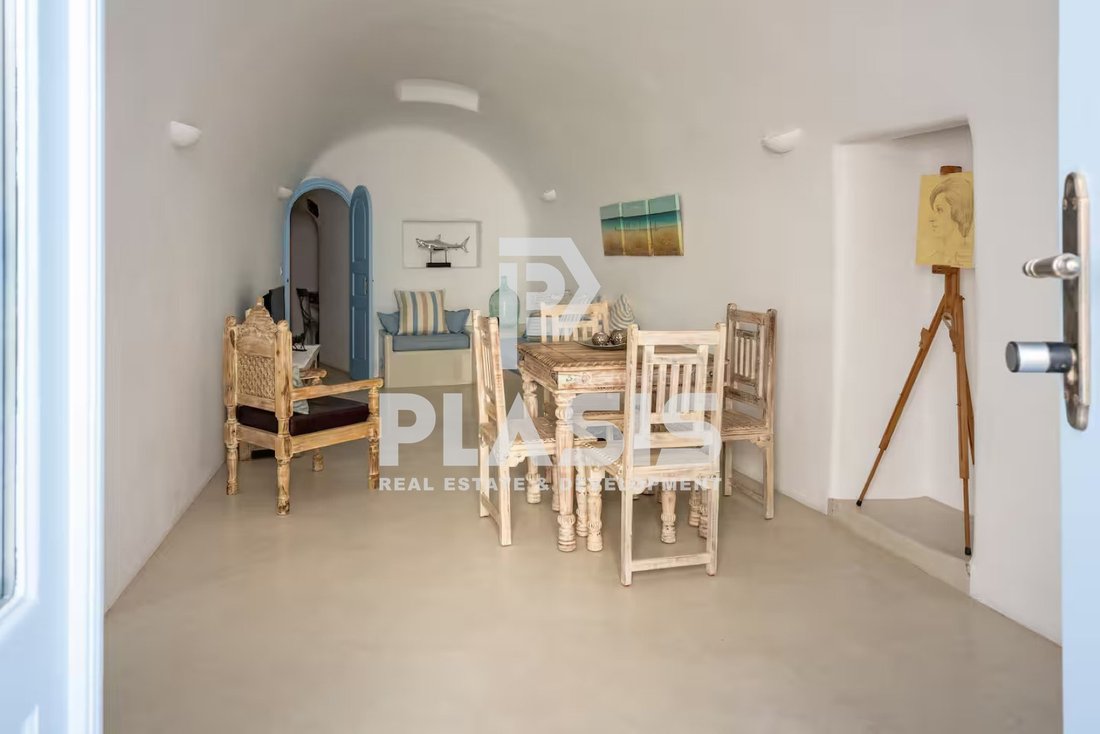 House in Thira, Aegean, Greece 3 - 16027433