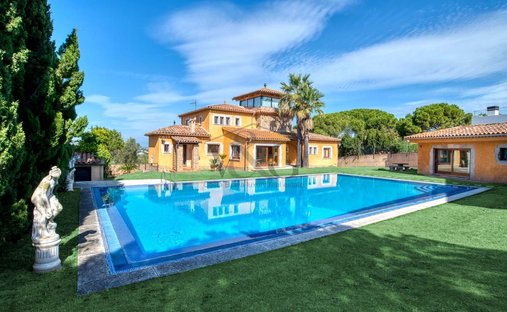 Villa in l'Escala, Catalonia, Spain 1