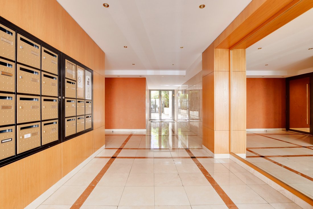Apartment in Reine-Mairie, Boulogne-Billancourt, France 1 - 16027886