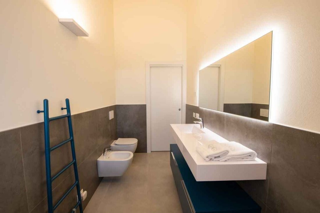 Villa in Historic Center, Desenzano del Garda, Lombardy 3 - 16027755