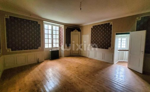 An 18th Century Manor With A Swimming Pool, Outhouses And 6.5 Hectares Of Grounds With A River