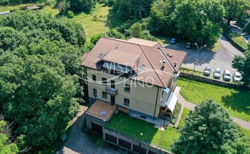 Estate in Sagnino-Tavernola-Monte Olimpino, Como, Lombardy 1
